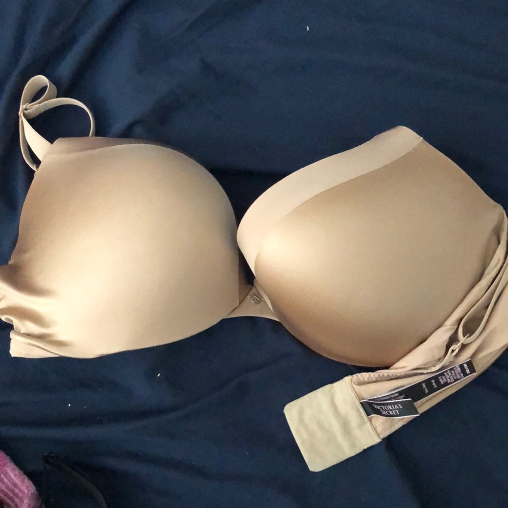 Victoria’s Secret Plus Size Bra